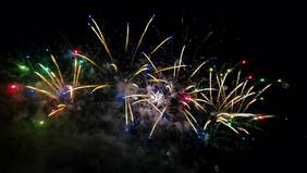 El castillo piromusical pone punto final a las fiestas patronales de Motril en honor a la Virgen de la Cabeza