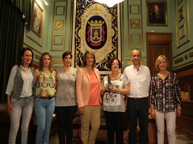 Pasaboga Teatro recibe el premio del certamen de Igualdad Mariana Pineda